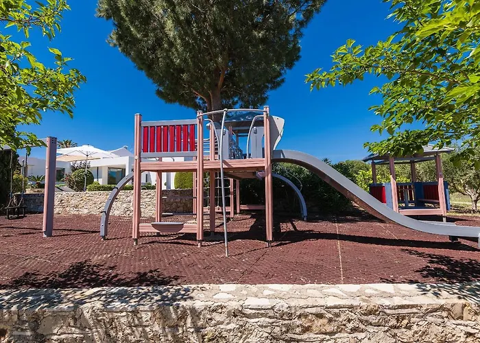 Syndriani - 5 Bedroom Kosz