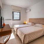 Syndriani - 5 Bedroom Villa Kos
