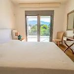 Villa Syndriani - 5 Bedroom *