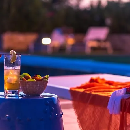 Syndriani コス・タウン