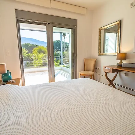 Villa Syndriani - 5 Bedroom *