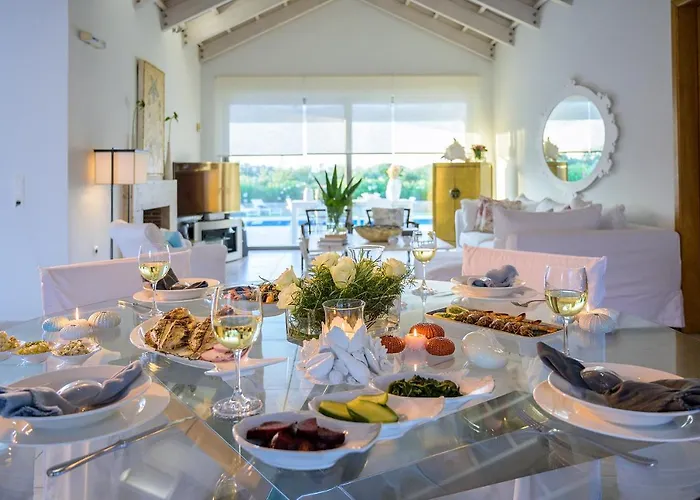 Syndriani - 5 Bedroom Vila