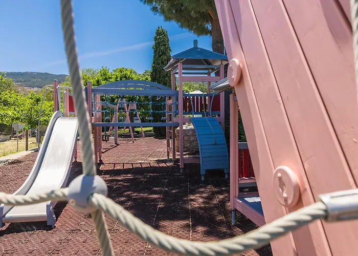 Vila Syndriani - 5 Bedroom Kos