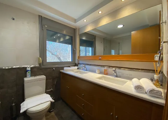 Syndriani - 5 Bedroom *